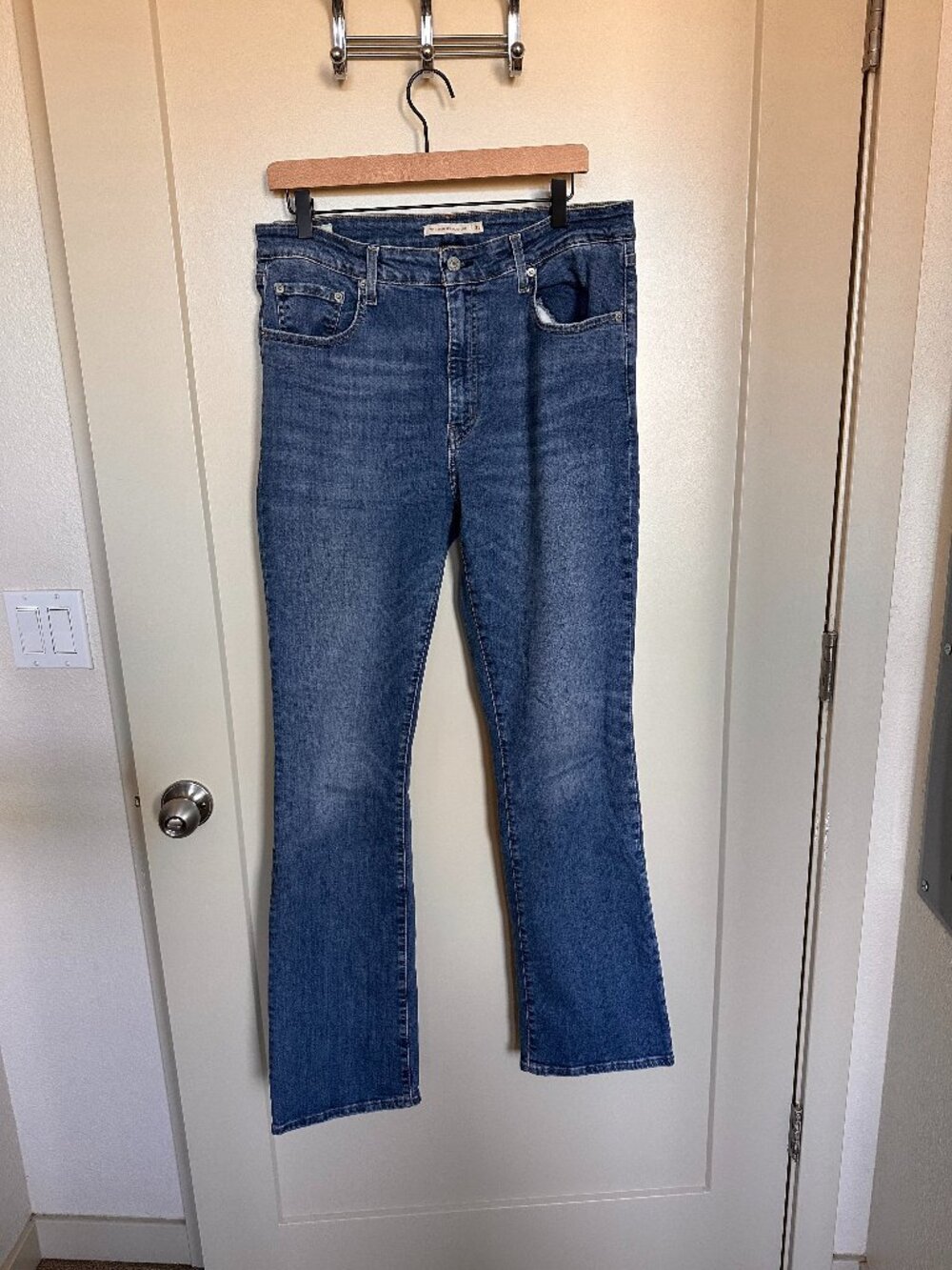 Levi's 721 High Rise Boot Cut Jeans